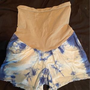 Maternity shorts